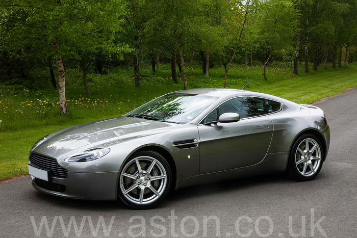 V8 Vantage Coupe