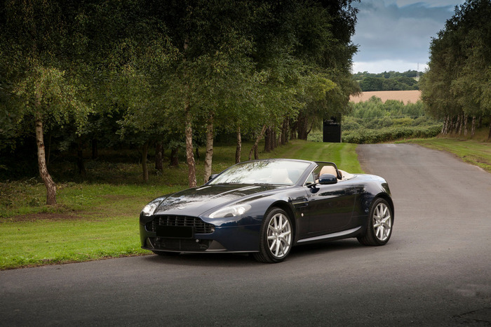 2014 Aston Martin Vantage Roadster 4.7 (6 Speed Manual) 