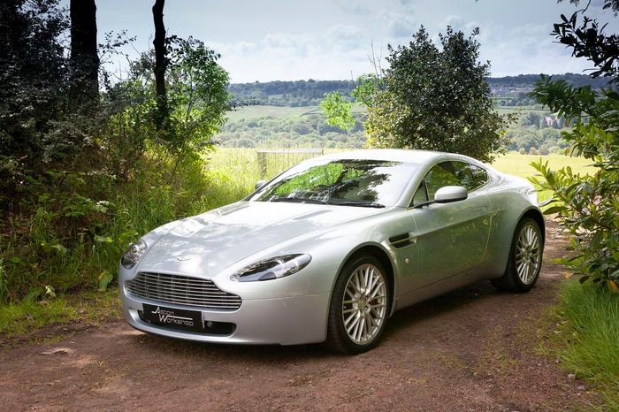 2009 V8 Vantage Manual