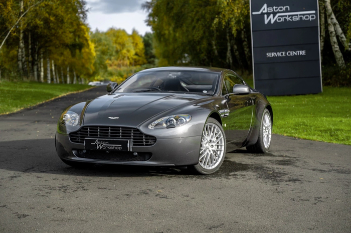 2011 Aston Martin V8 Vantage Coupe